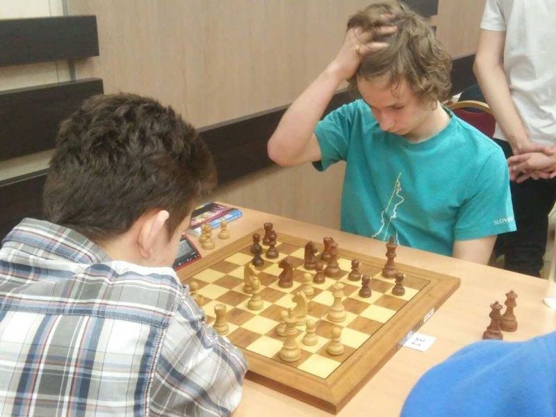 4.kolo: P.Puškár - FM M.Macko 1:0 Zbytočná strata partie ako aj celého zápasu 433