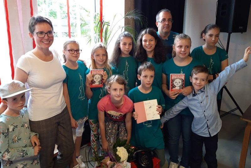 Spoločná fotografia, len Filipko sa niekde schoval 008